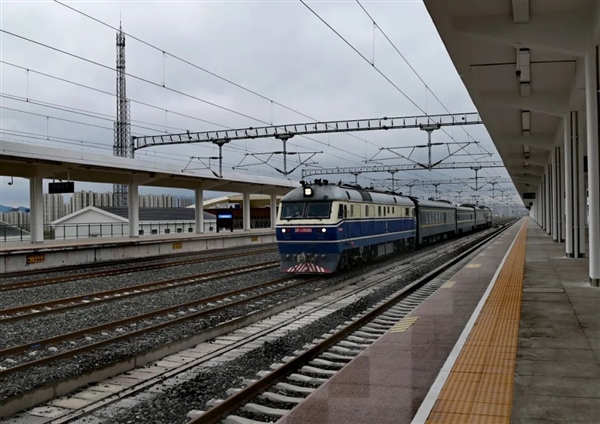 s_17d860eb715e47bfa25d96ac49320466